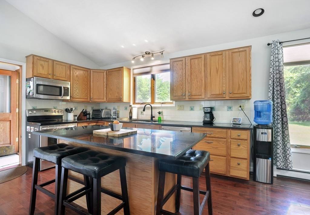 Pembroke, MA 02359,30 Pheasant Ln