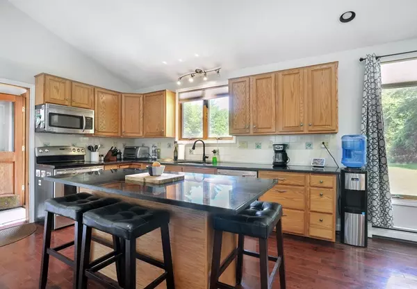 Pembroke, MA 02359,30 Pheasant Ln
