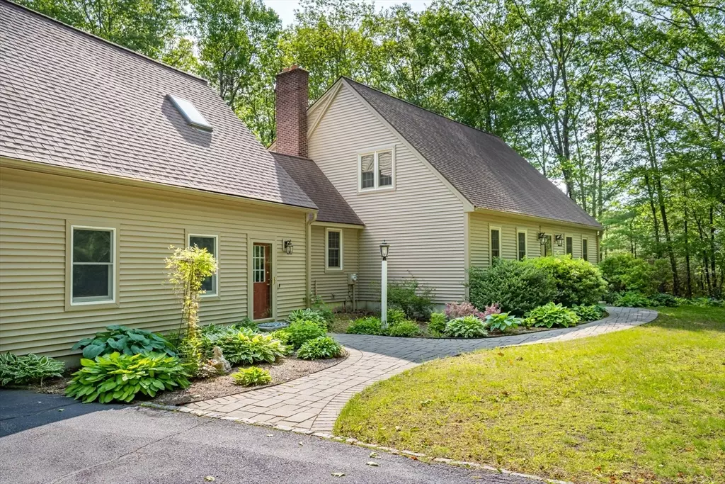 Paxton, MA 01612,7 Major Moore Cir