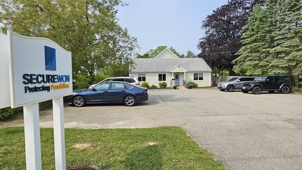 114 High St, Wareham, MA 02571
