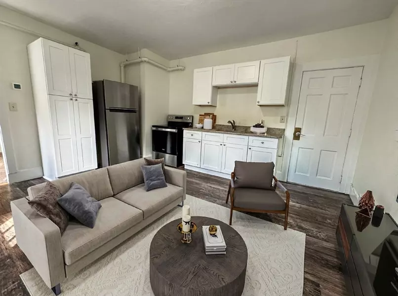 15 Commonwealth Ave #5, Concord, MA 01742