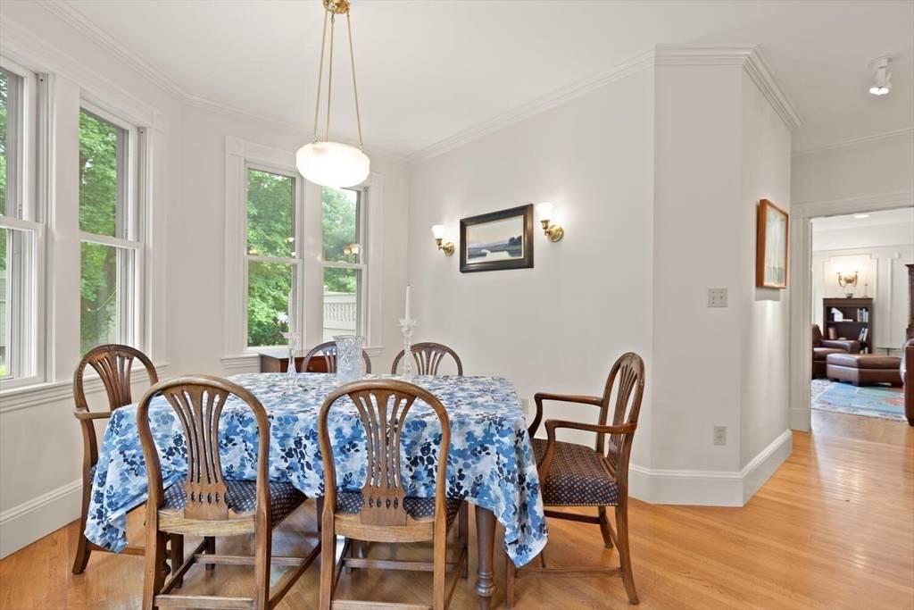 Newton, MA 02466,210 Melrose Street