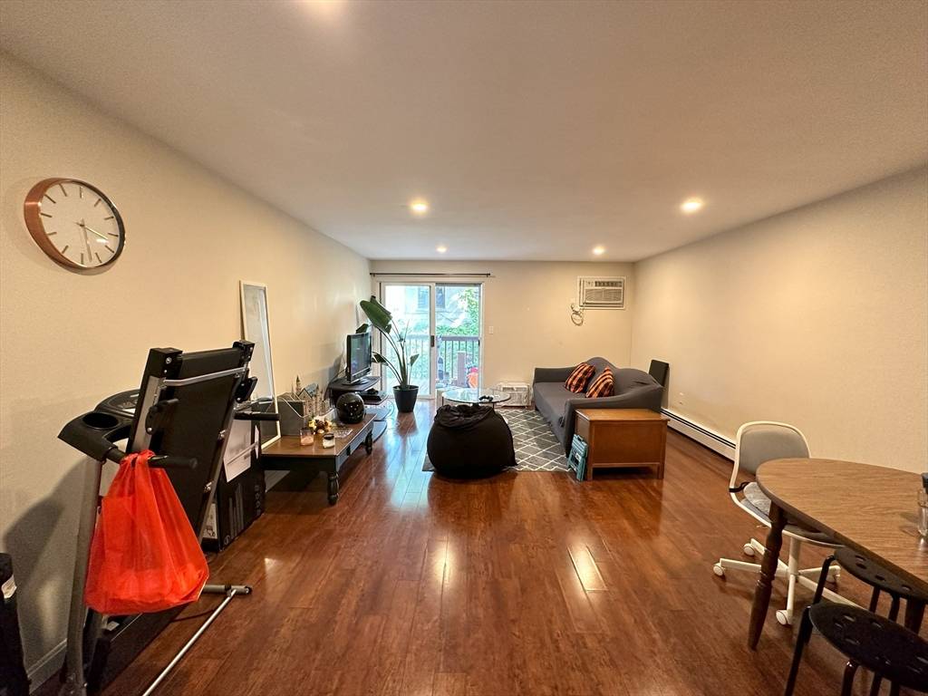 93 Spring St #25, Watertown, MA 02472