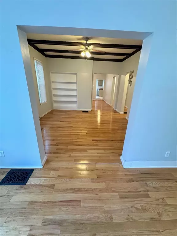Holyoke, MA 01040,864 Dwight Street #1