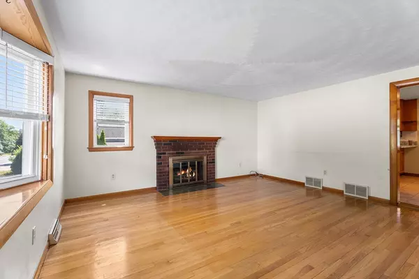 Bellingham, MA 02019,76 N Main St