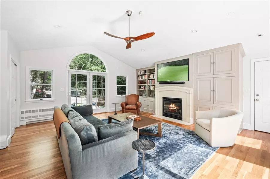 88 Haverhill Road, Topsfield, MA 01983