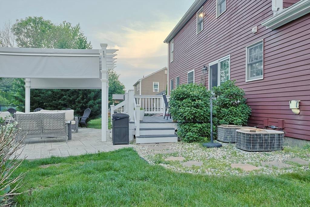 Stoughton, MA 02072,98 Robinette Rd