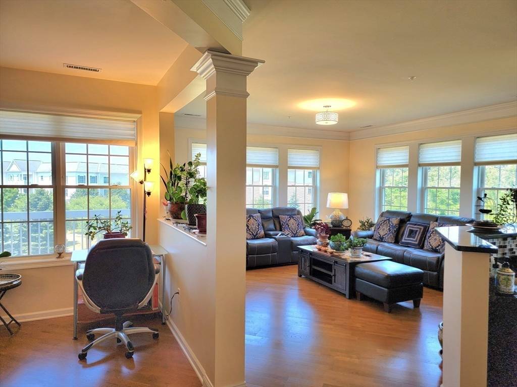 Braintree, MA 02184,422 John Mahar Hwy #305