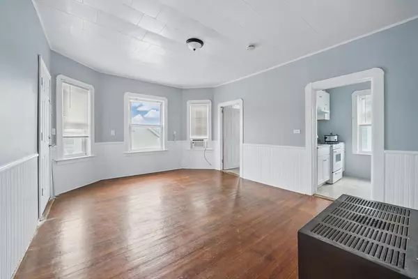 Fall River, MA 02724,646 Birch St