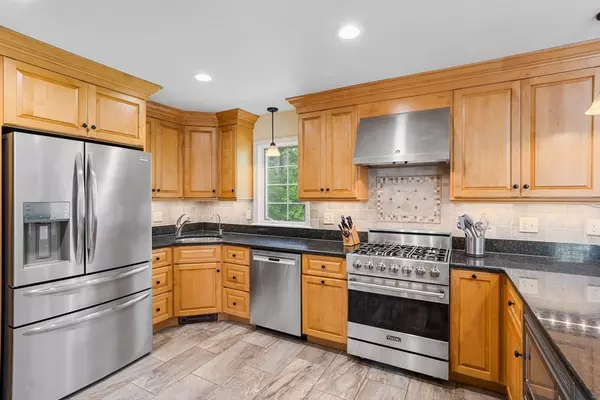 Acton, MA 01720,8 Macleod Lane