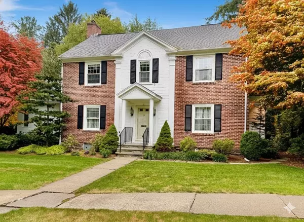 Worcester, MA 01609,9 Dennison Rd