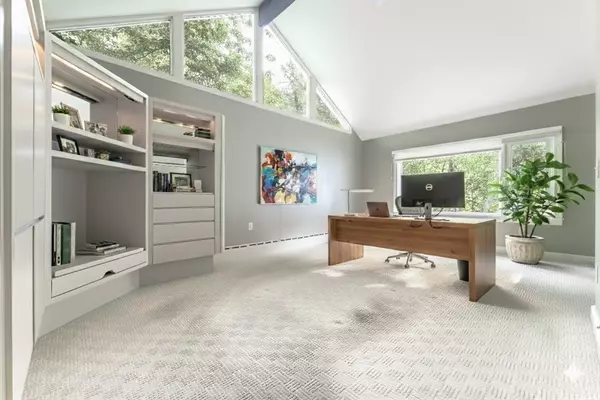 Worcester, MA 01609,9 Dennison Rd