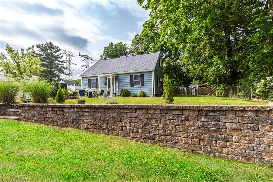 112 Stoughton St, Stoughton, MA 02072