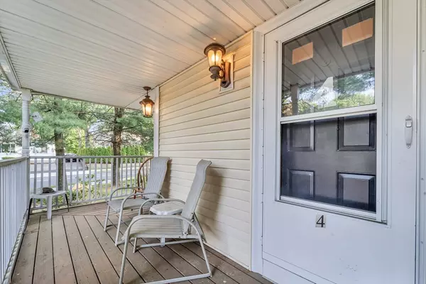 Newton, MA 02465,4 Rebecca Rd