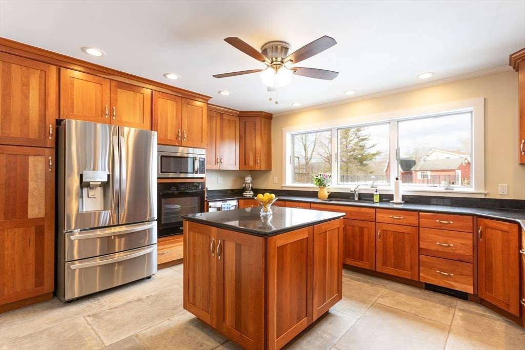 Pittsfield, MA 01201,593 Lakeway Dr