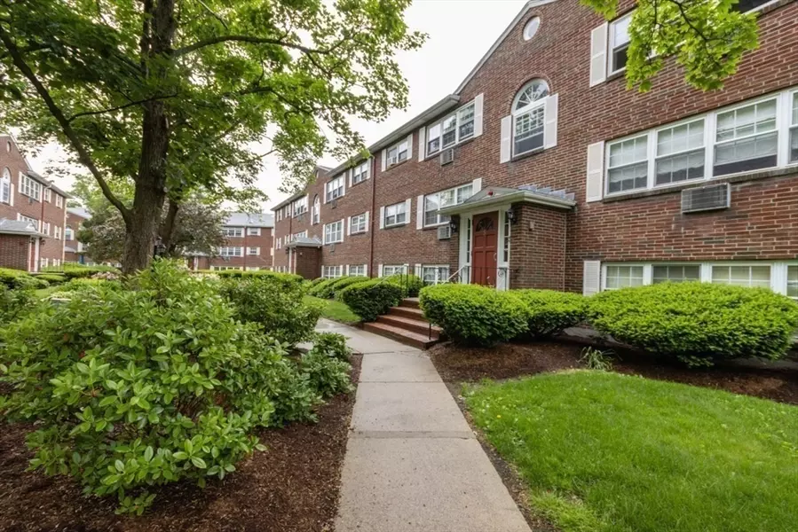 5 Cass St #12, Boston, MA 02132