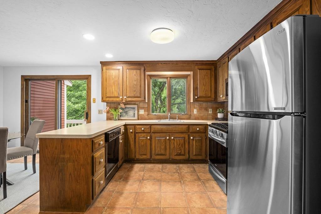 Northborough, MA 01532,12 Lanthorn Rd