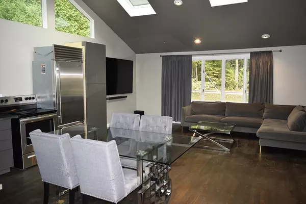 157 Floral St, Shrewsbury, MA 01545