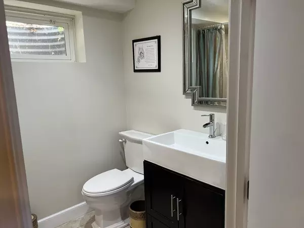 109 Elmwood Rd Wellesley, MA 02481