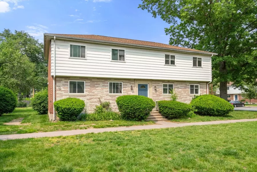 172 Bishop Dr #172, Framingham, MA 01702