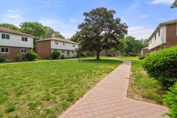 Framingham, MA 01702,172 Bishop Dr #172