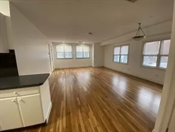 240 East 8th St #3, Boston, MA 02127