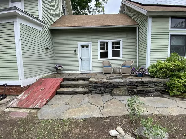 Deerfield, MA 01373,106 N Main St