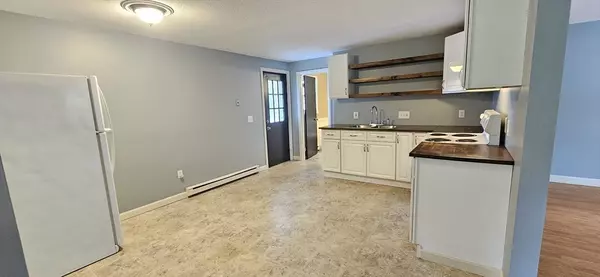 Dudley, MA 01571,1 Wysocki Drive #9