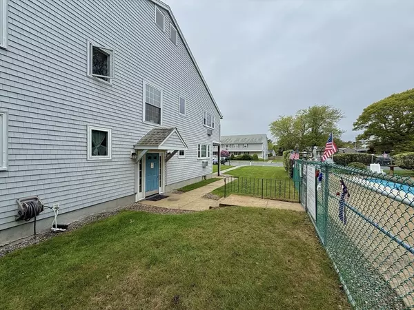 Dennis, MA 02639,174 Upper County #2-15