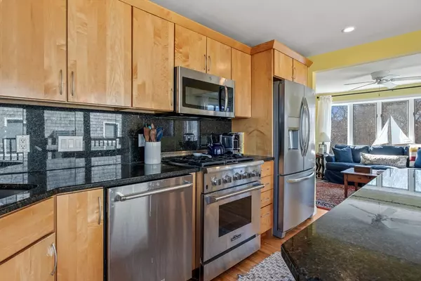 Provincetown, MA 02657,4 Willow Dr #3