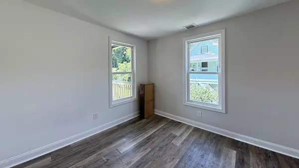 Southbridge, MA 01550,63 River St #4