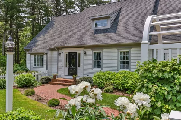 Bourne, MA 02532,4 Canterbury Lane