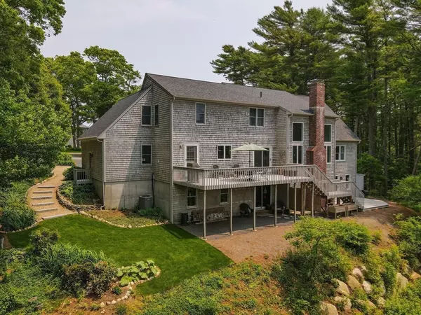 Bourne, MA 02532,4 Canterbury Lane