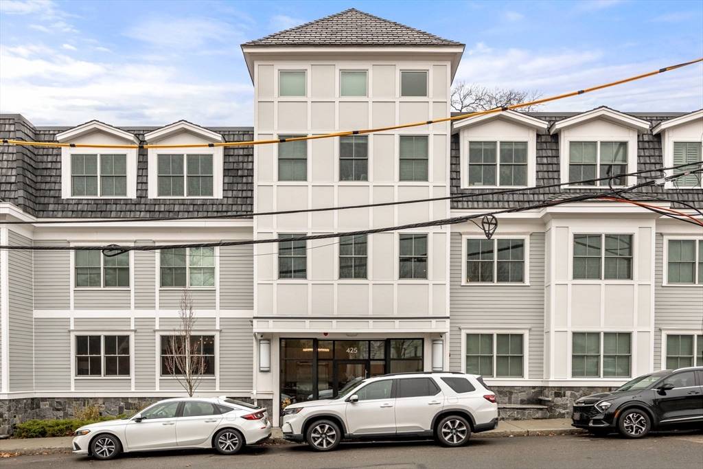 425 Lagrange Street #107, Boston, MA 02132