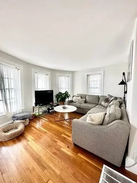 Winthrop, MA 02152,58 Beacon St