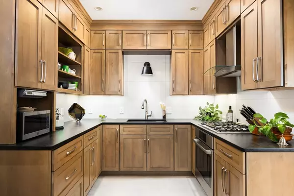 Brookline, MA 02446,202 Fuller #6