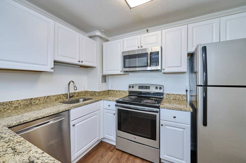 872 Massachusetts Ave #410, Cambridge, MA 02139