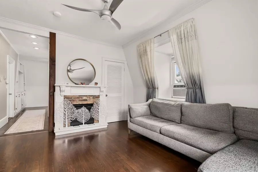 15 Beale St #6, Boston, MA 02124