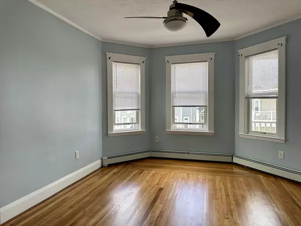 Boston, MA 02124,55 Lighgow Street #3