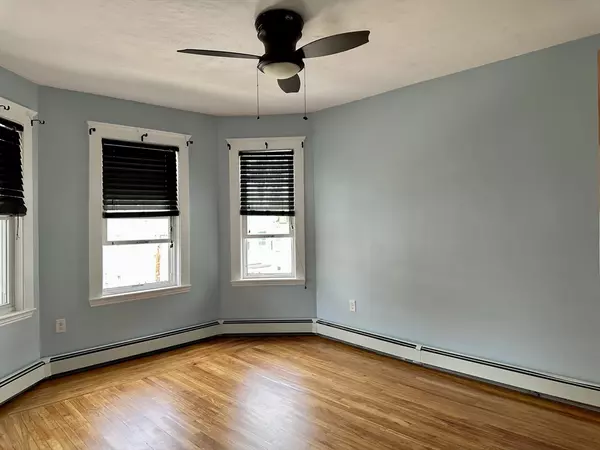 Boston, MA 02124,55 Lighgow Street #3