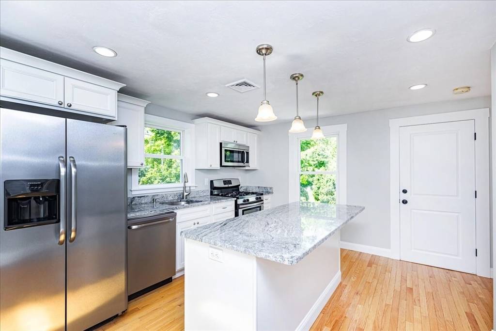 Southborough, MA 01772,271 Cordaville Rd