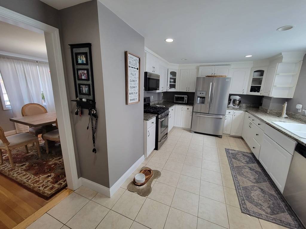 Malden, MA 02148,1135 Salem