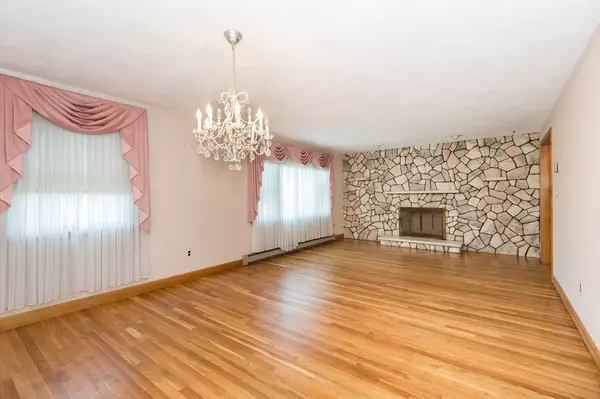 Stoneham, MA 02180,48-50 Lee St