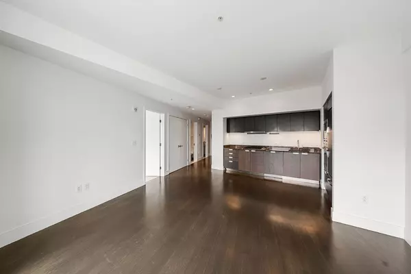 Boston, MA 02116,110 Stuart St #19H
