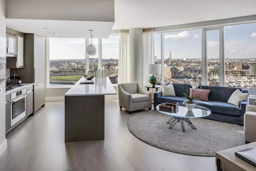 100 Lovejoy Wharf #PH2E, Boston, MA 02114