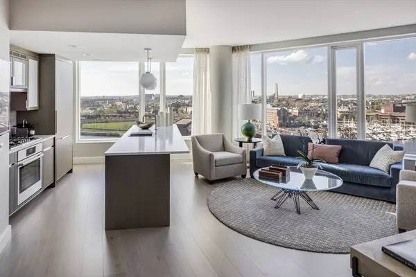 100 Lovejoy Wharf #PH2E, Boston, MA 02114