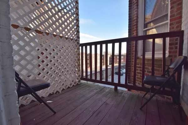 Brookline, MA 02446,73 Thatcher St #302