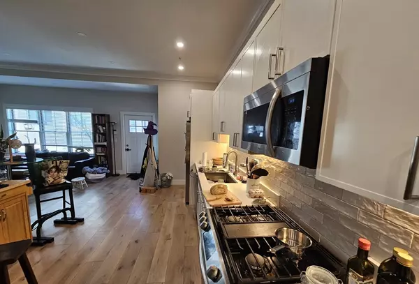 Boston, MA 02134,9 Everett St #1