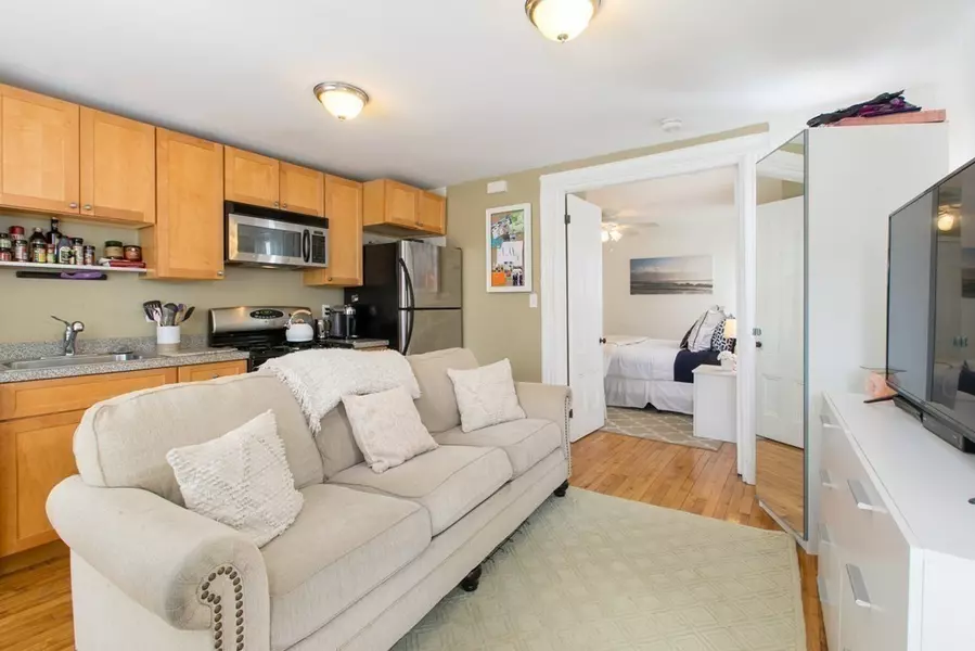 9 Auburn Ave #Apt 1, Somerville, MA 02145