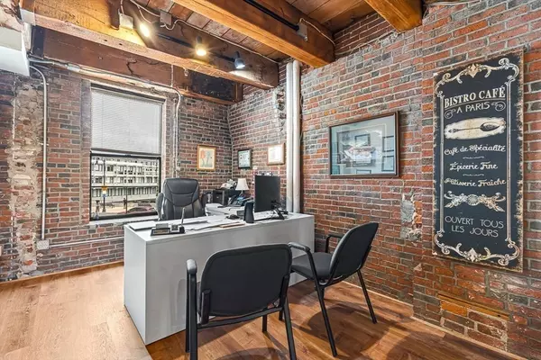 Boston, MA 02110,83 Atlantic Ave #B